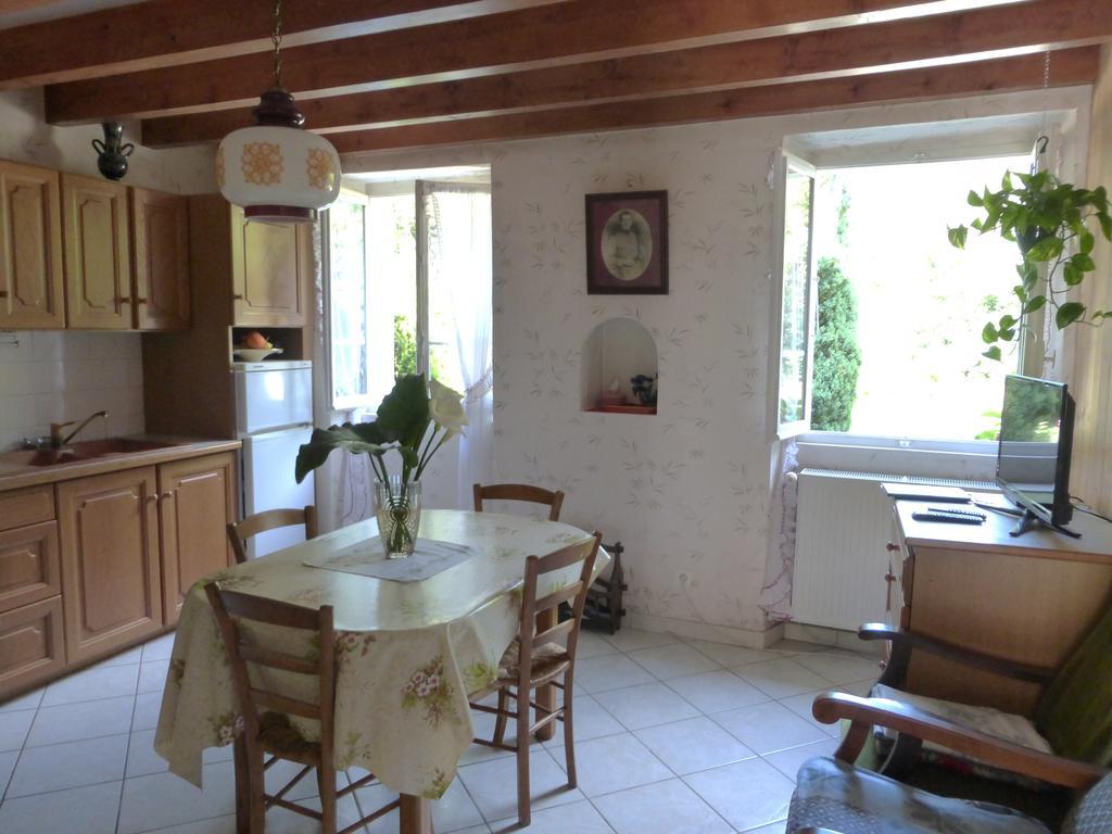Au Coeur De La Campagne - Gite Non Loins D'Annecy- A 17 Min D'Annecy - Tout Pret D'Aix Les Bains Saint-Girod 客房 照片